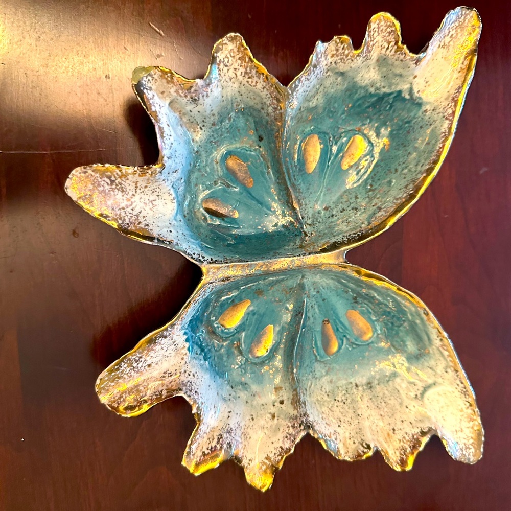 Lovely Butterfly vintage piece from the 50’s HediSchoop
